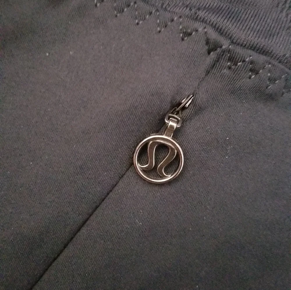 SOLD Lululemon Tank top - Picture 4 of 4
